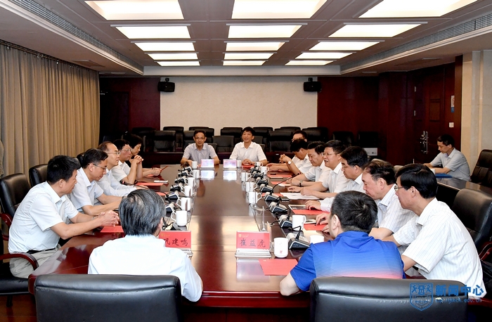 nEO_IMG_7領導班子成員會議.jpg