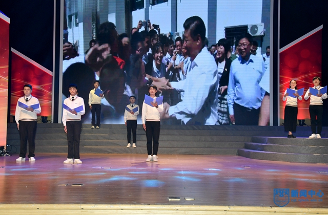 14大學(xué)生年度人物詩(shī)朗誦《改革頌 南工夢(mèng)》.JPG
